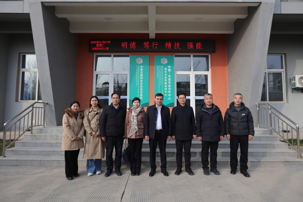 乌兹别克斯坦库什拉巴德区副区长肖赫贾洪来我校考察调研